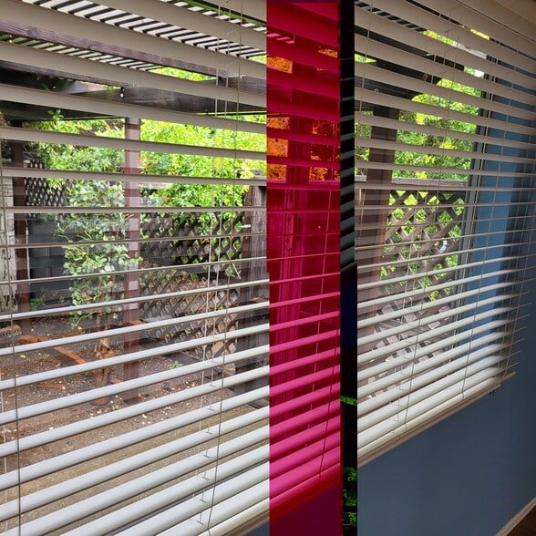 Building Photo - 1726 Crescent Dr