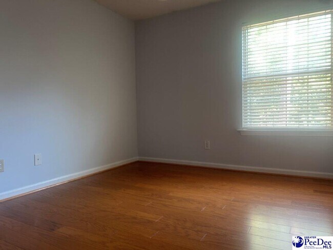 Building Photo - 2113 Sanderling Dr