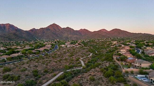 Building Photo - 10637 E Blanche Dr