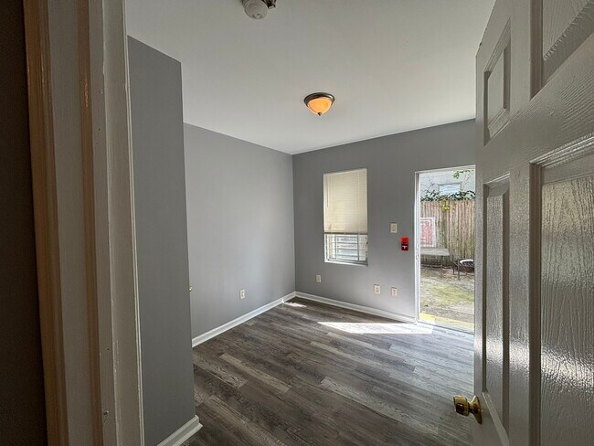 Building Photo - 1711 N Gratz St