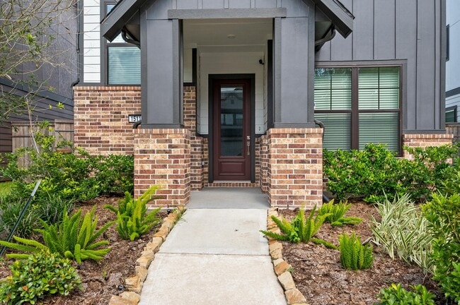 Building Photo - 1511 Emma Lk Dr