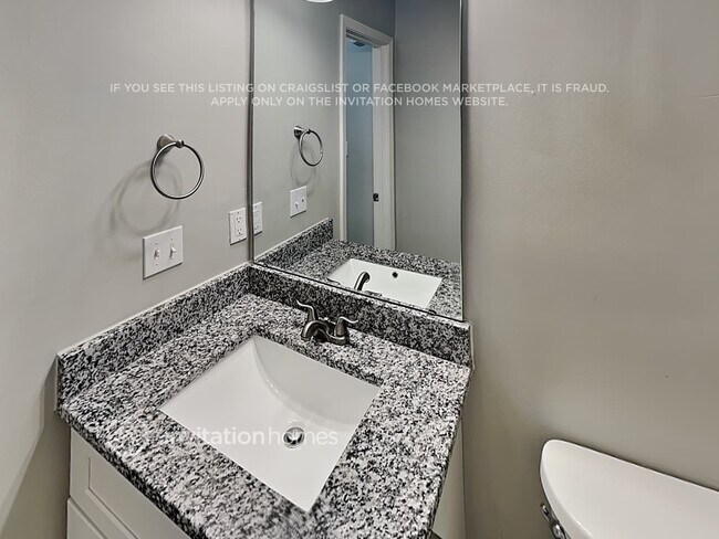 Building Photo - 716 Raindrops Rd