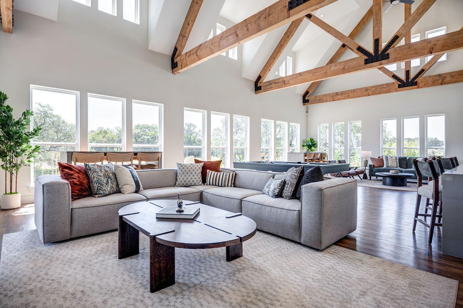 Building Photo - 210 Nottingham Ln