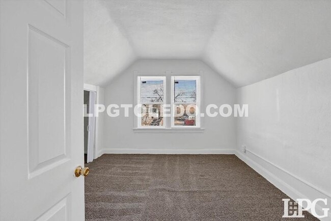 Building Photo - 1434 Kedron St