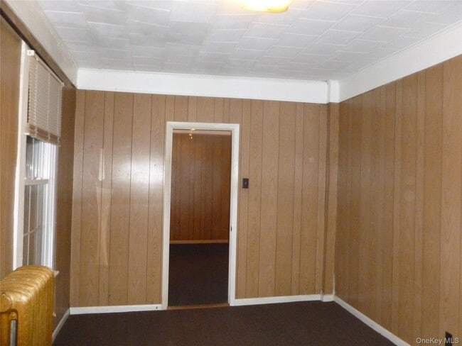 Building Photo - 19 Main St