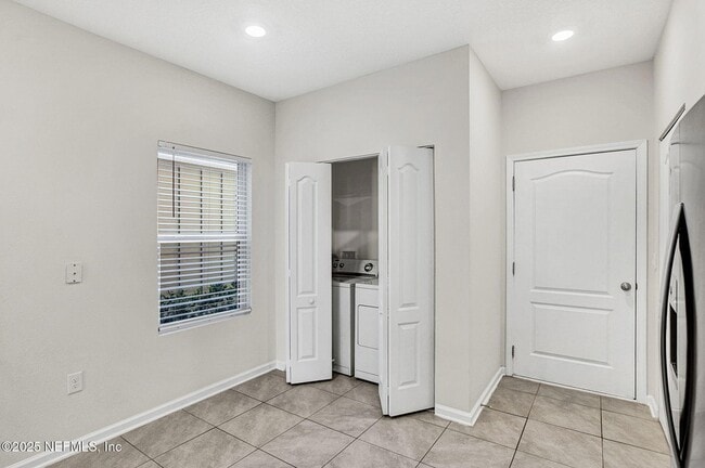 Building Photo - 7625 Legacy Trl