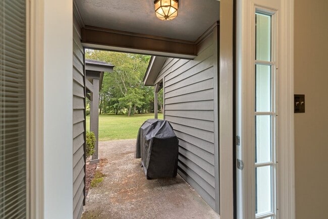 Building Photo - 4410 Goshen Lake Dr S