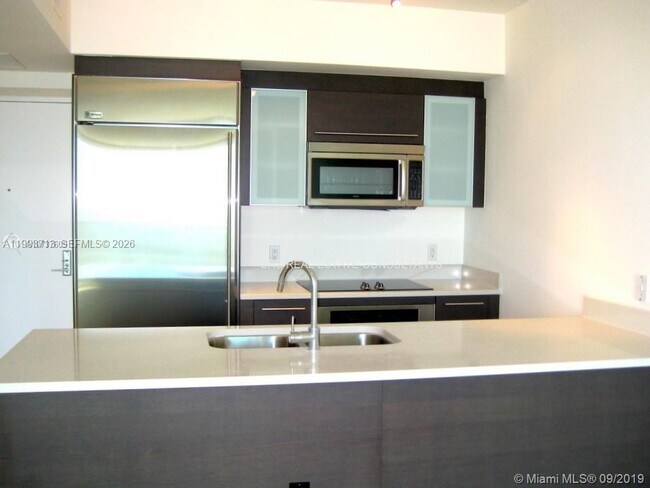 Building Photo - 500 Brickell Ave