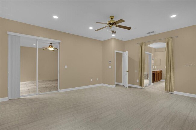 Building Photo - 1043 Via Como Pl