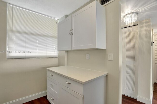 Building Photo - 3671 Environ Blvd