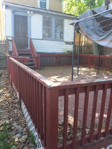 Building Photo - 119 Thompson St