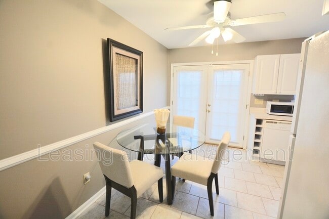 Building Photo - 1423 Ashley River Rd