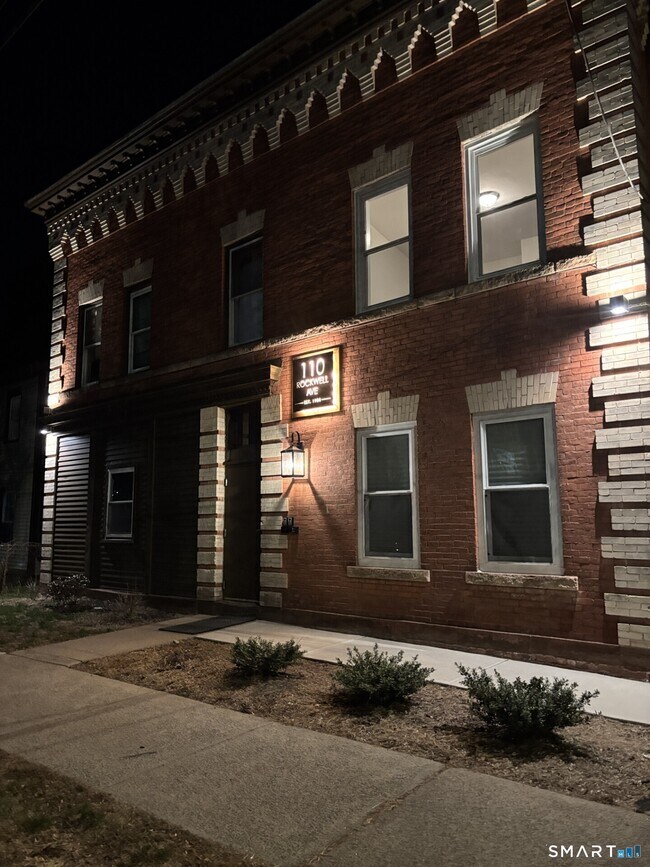 Building Photo - 110 Rockwell Ave