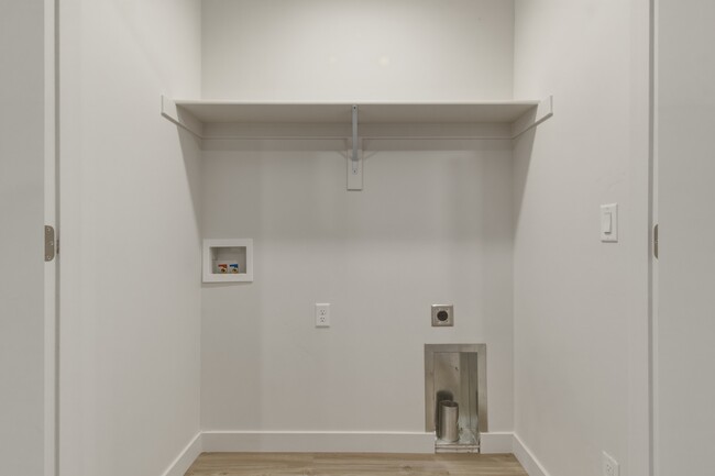 Building Photo - Herriman Town Home