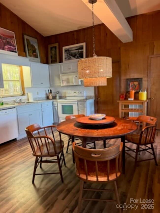 Building Photo - 189 Patternote Rd