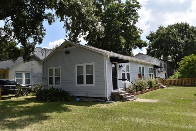 Building Photo - 1519 W 12th St