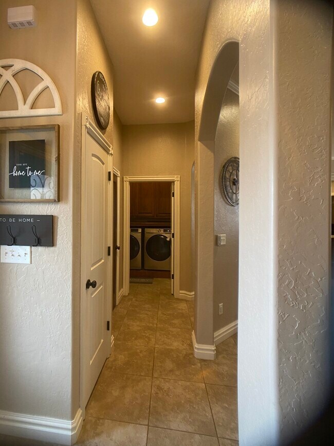 Building Photo - 1401 Limestone Way