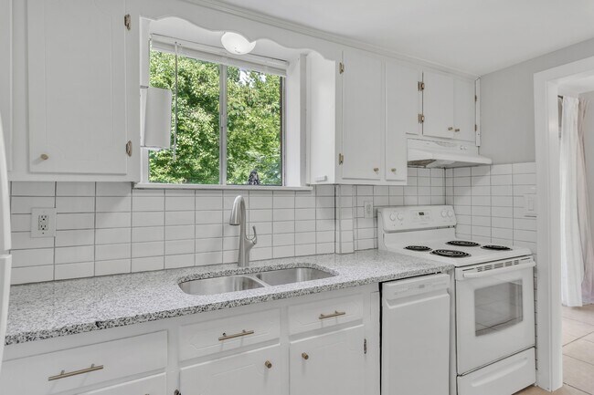 Building Photo - 622 Ermac Dr