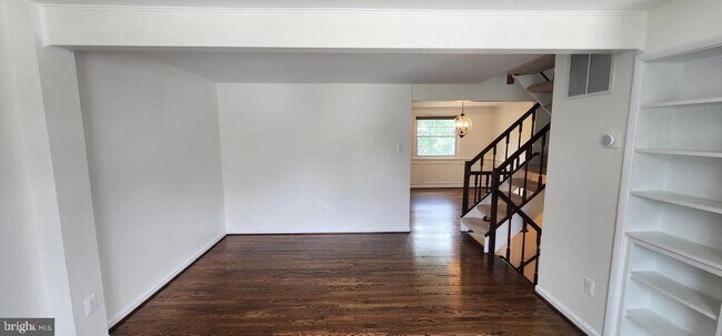 Building Photo - 13592 Bentley Cir