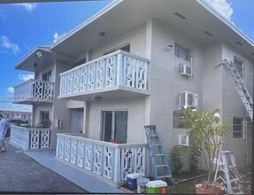 Building Photo - 10 NW 48th Pl