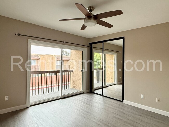 Building Photo - 9405 Gold Coast Dr