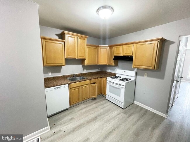 Building Photo - 2533 Woodbrook Ave