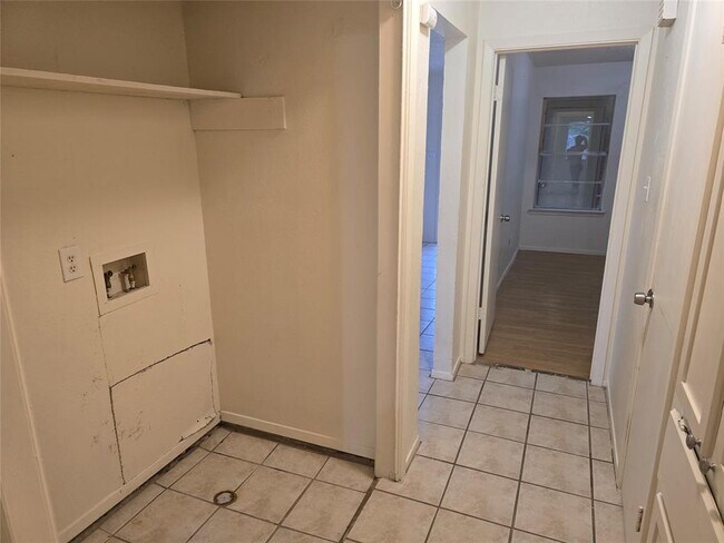 Building Photo - 420 Vista W Ct