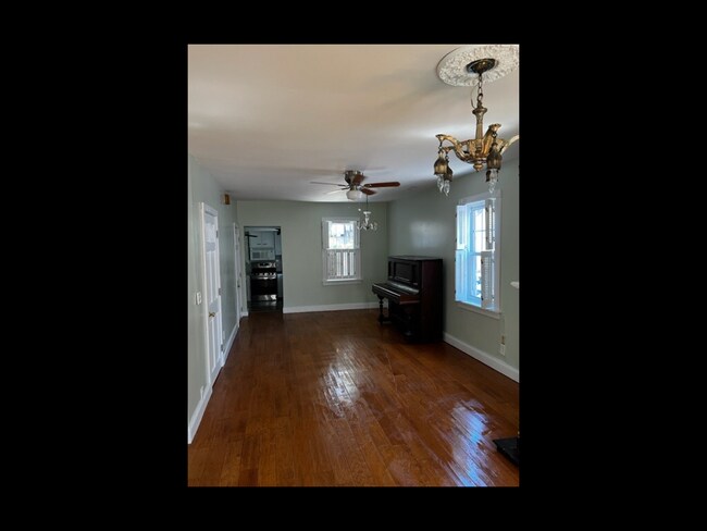 Building Photo - 407 Summer St