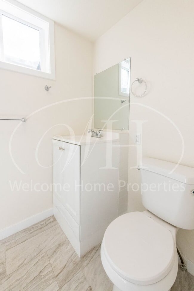 Building Photo - Newly Remodeled 1 Bedroom in a Park-like Setting