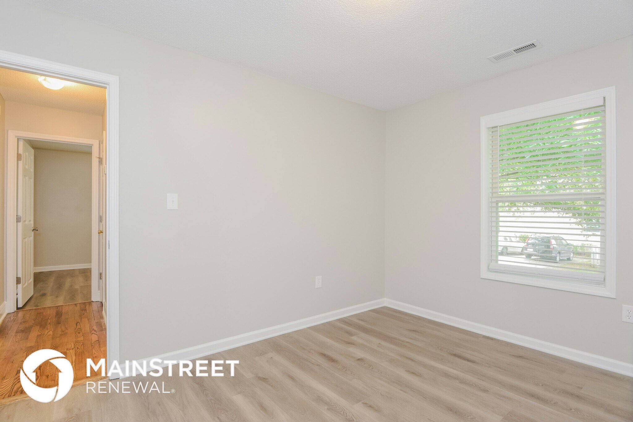 Building Photo - 146 Pratt St