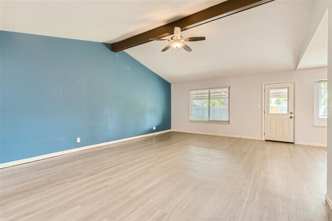 Building Photo - Stunning 4 bedroom for rent, mature trees,...
