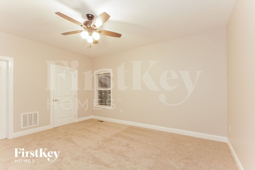 Building Photo - 409 Lakeridge Dr