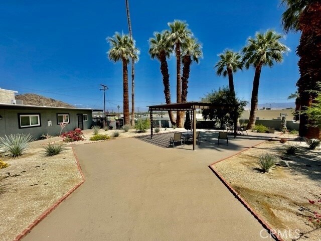 Building Photo - 36947 Melrose Dr