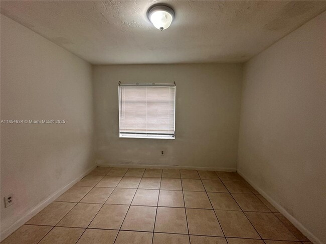 Building Photo - 11604 SW 124th Ct