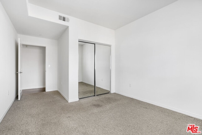 Building Photo - 1408 W Washington Blvd