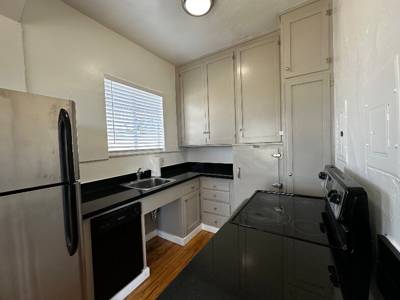 Building Photo - 2208 Carroll St