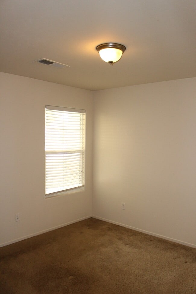 Building Photo - 208 Agile Way