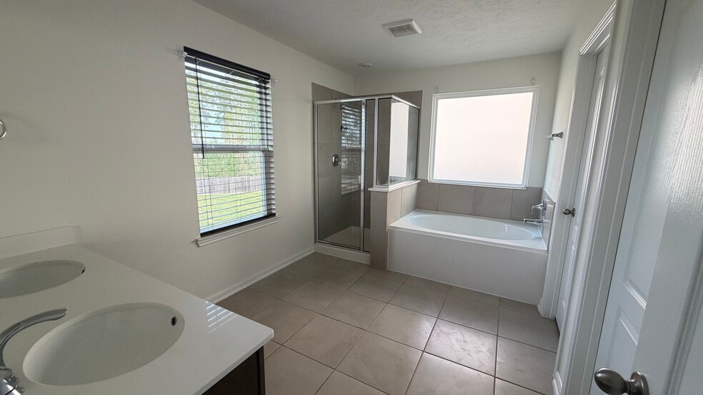 Building Photo - 23438 Stahl Creeks Ln