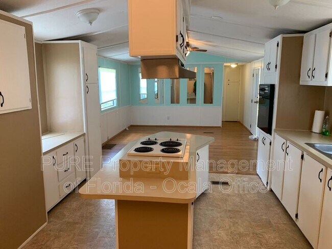 Building Photo - 5401 SE 28th Ct
