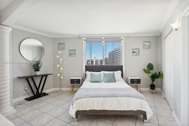 Building Photo - 5401 Collins Ave
