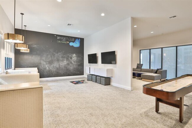 Building Photo - 5450 Wayfarer Ave