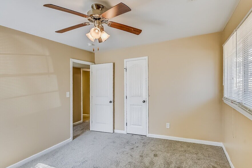 Building Photo - 1628 1st St NE