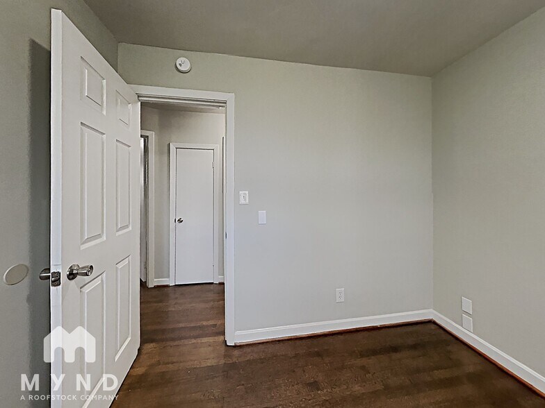 Building Photo - 5016 Scenic View Dr