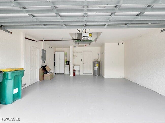 Building Photo - 3563 Kent Dr