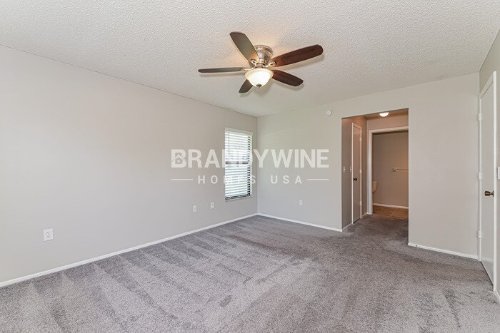Building Photo - 5437 80th Ave Cir E