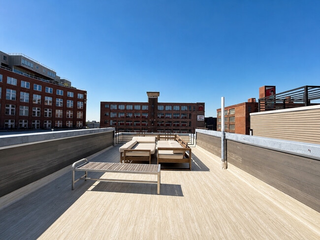 Building Photo - 1127 Kimball St