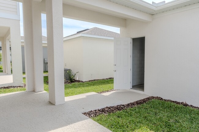 Building Photo - 16705 Wincey Groves Rd