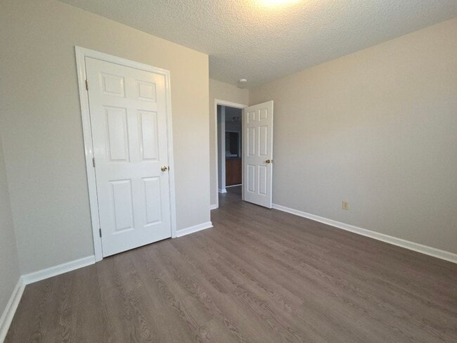 Building Photo - 309 E Spruce St