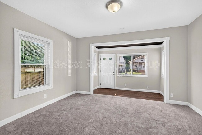 Building Photo - 3610 Manhattan Ave