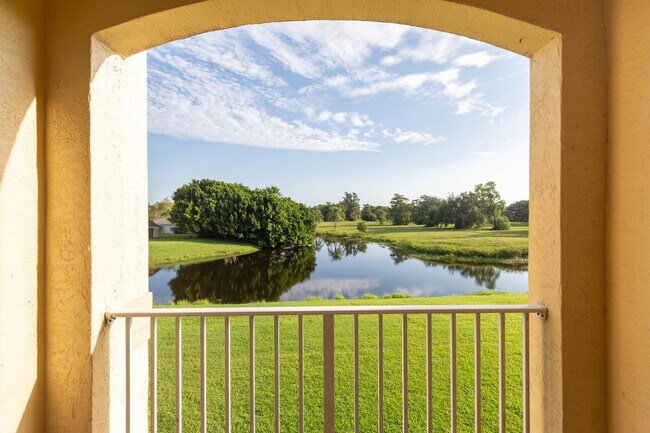 Building Photo - 2040 Greenview Shores Blvd